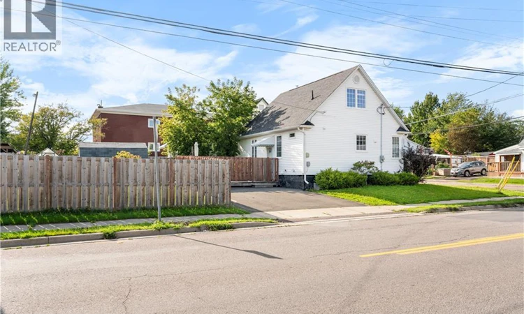 44 Sherrard Avenue