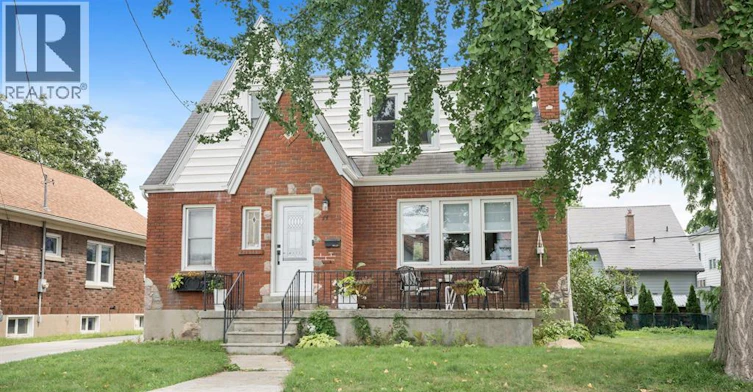 11 College, Chatham-Kent, ON, N7M 4W7 - 2