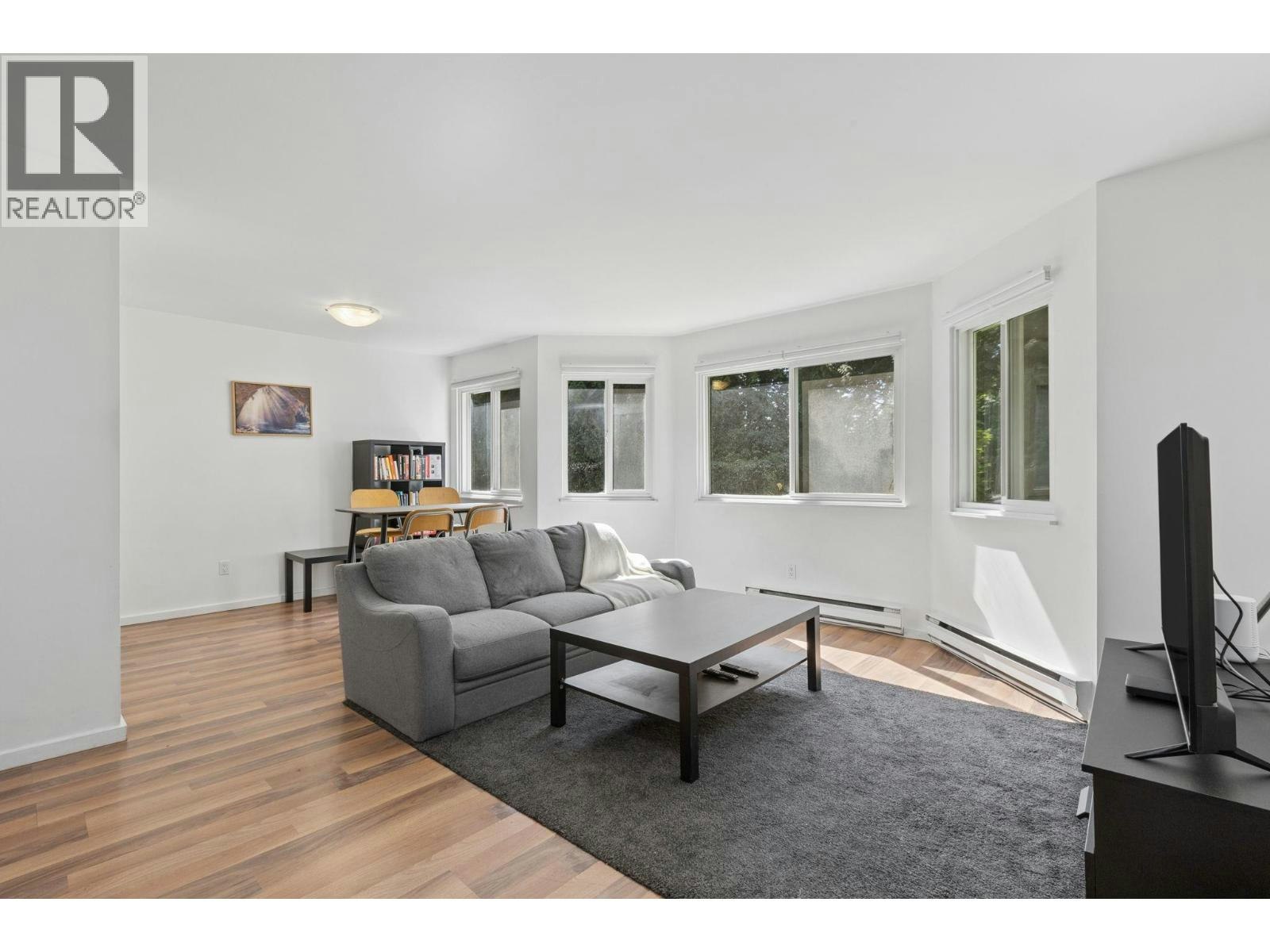 405-9880 Manchester Drive, Burnaby, BC, V3N 4R3