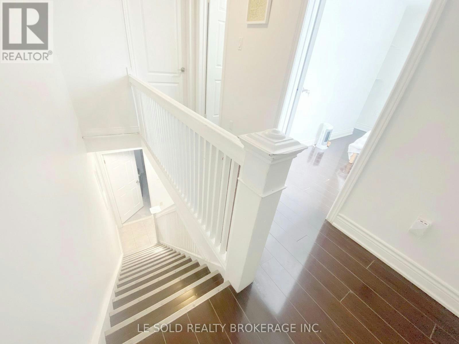 ROOM 301-81 Hallam Street, Toronto, ON, M6H 1W7 - 6