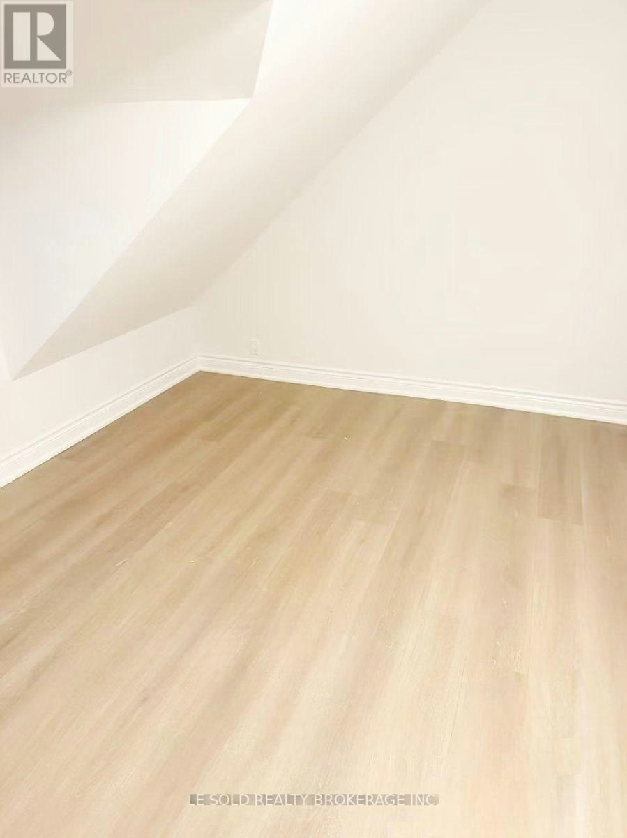 ROOM 301-81 Hallam Street, Toronto, ON, M6H 1W7 - 9