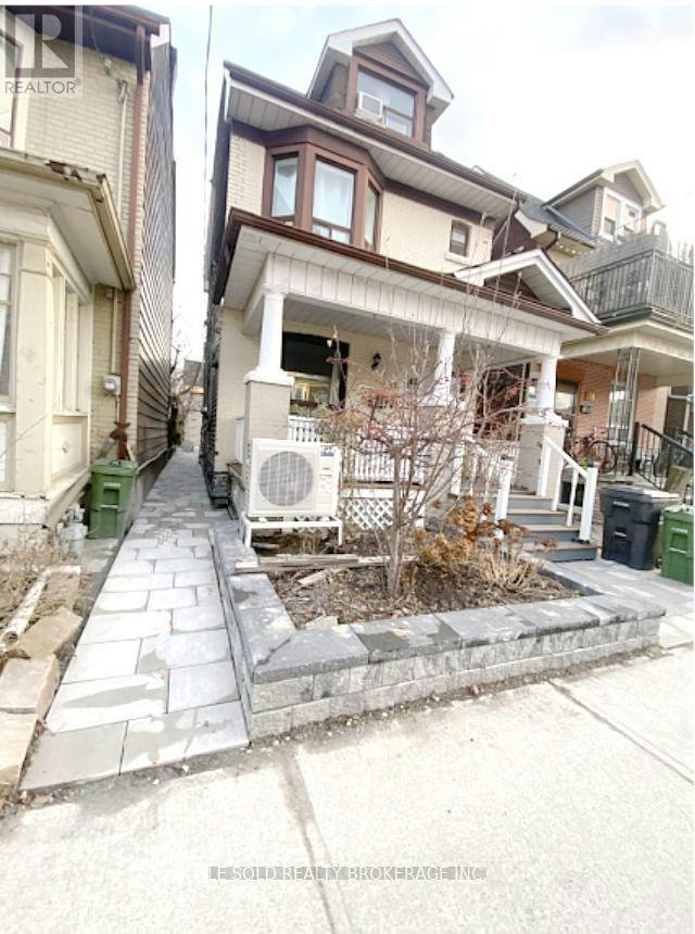 ROOM 301-81 Hallam Street, Toronto, ON, M6H 1W7