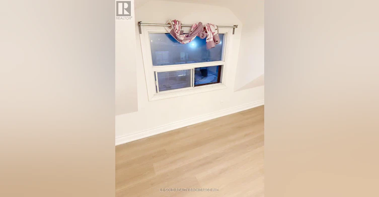 ROOM 301-81 Hallam Street, Toronto, ON, M6H 1W7 - 8