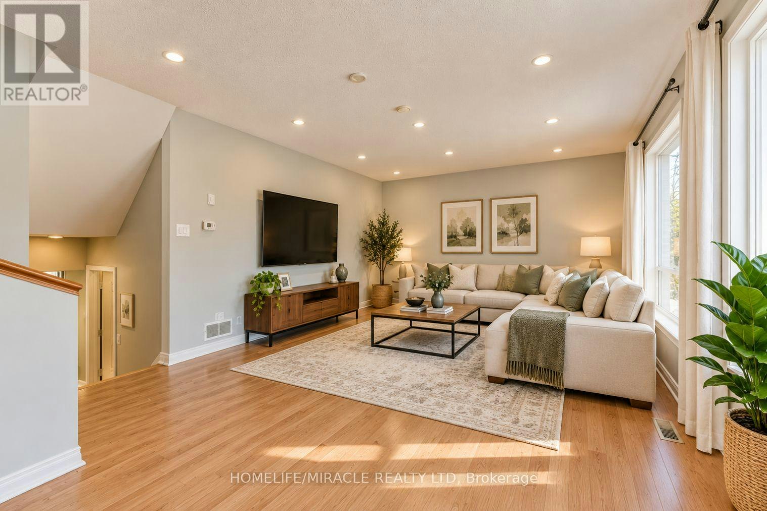 201-6444 Finch Avenue W, Toronto, ON, M9V 1T4