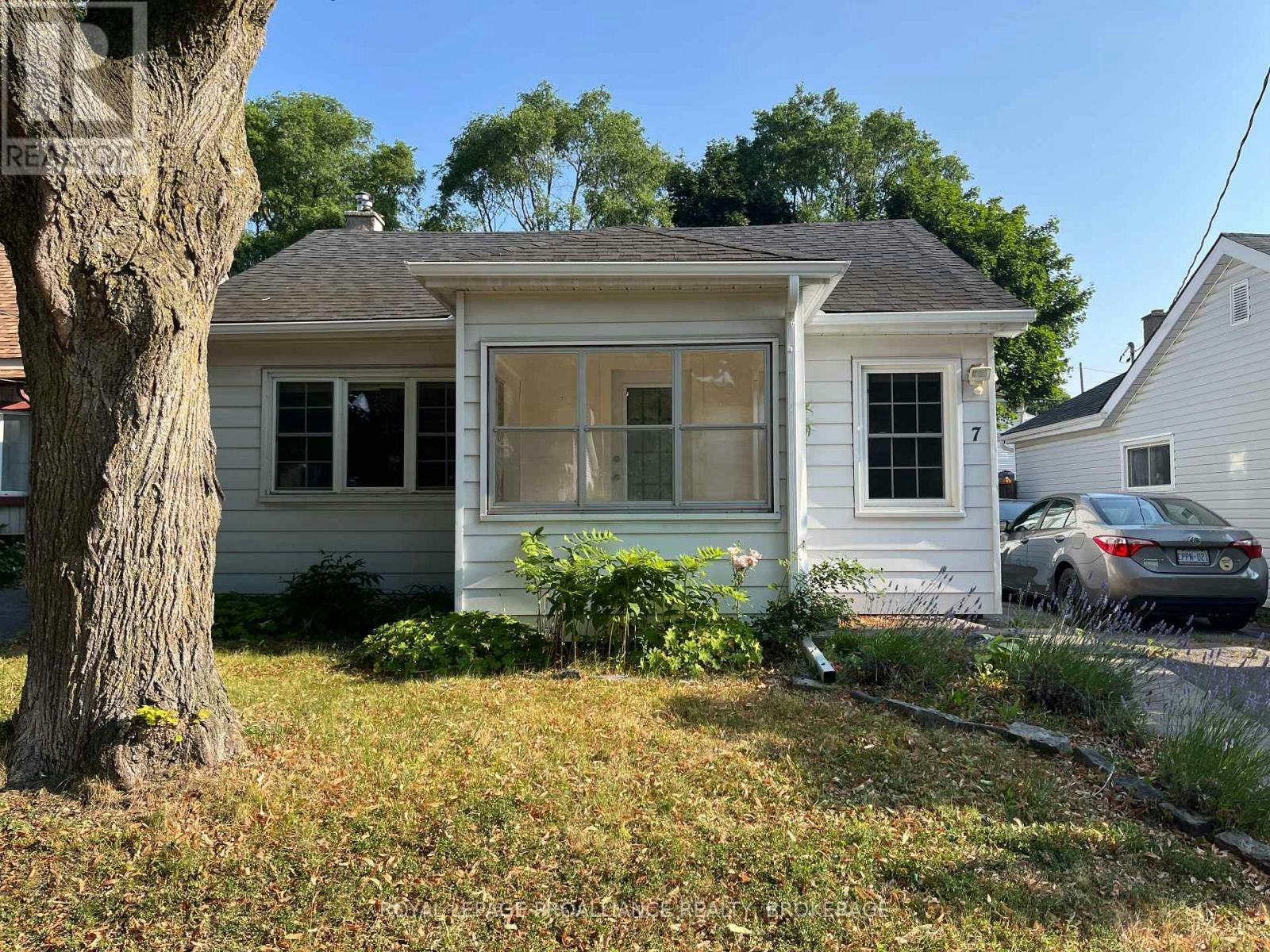 7 Third Avenue, Kingston, ON, K7K 2J4