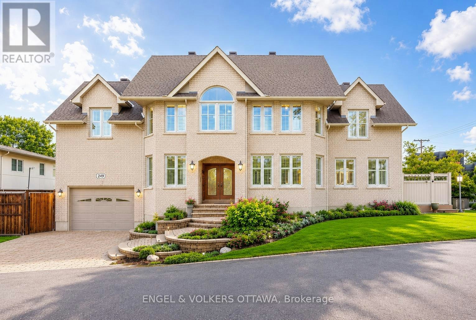 249 Atlantis Avenue, Ottawa, ON, K2A 1X9