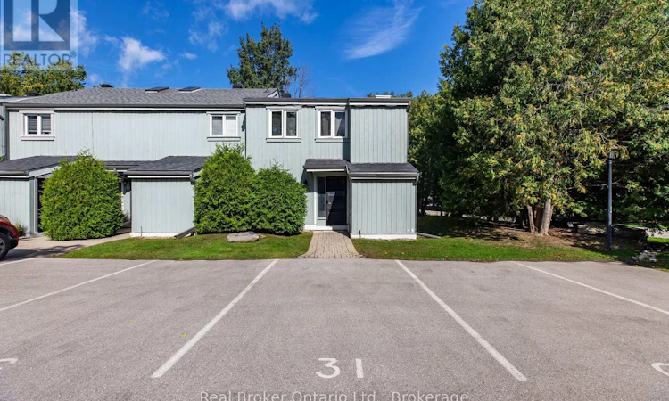 31-127 Fairway Crescent
