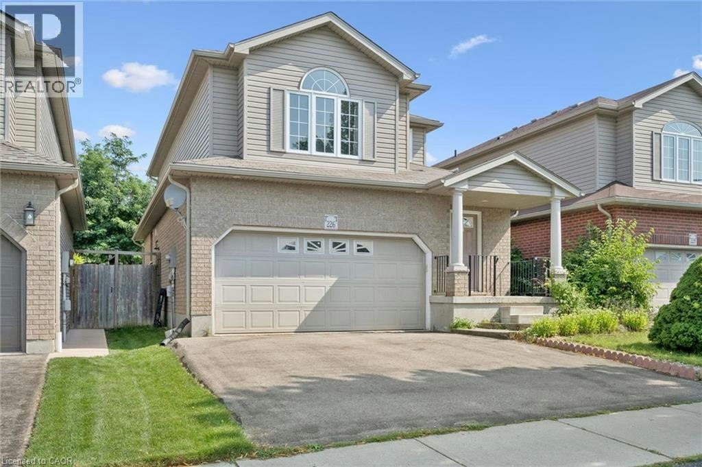 226 Sleaford Street, Waterloo, ON, N2J 4Z7 - 2