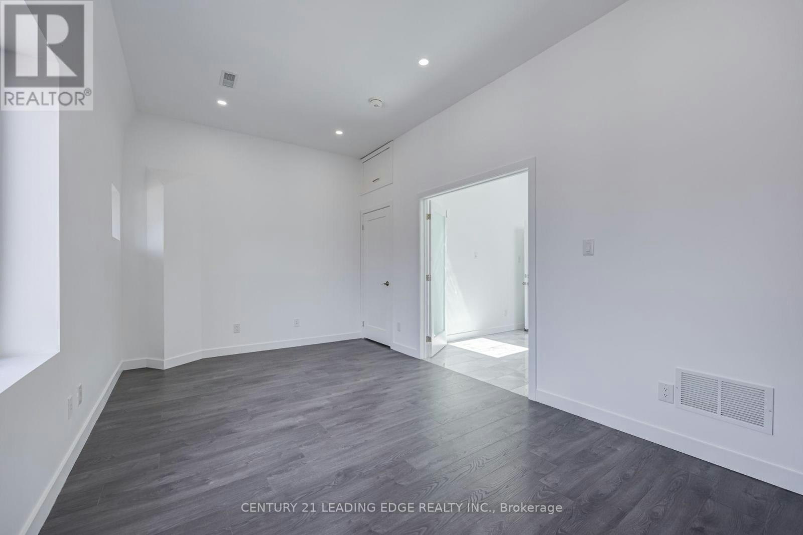 B-1375 Bathurst Street, Toronto, ON, M5R 3H8 - 9