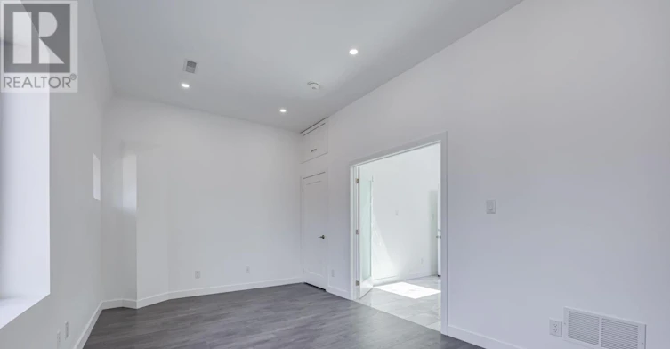 B-1375 Bathurst Street, Toronto, ON, M5R 3H8 - 9