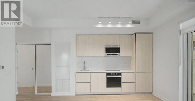 715-110 Broadway Avenue, Toronto, ON, M4P 1V7 - 2
