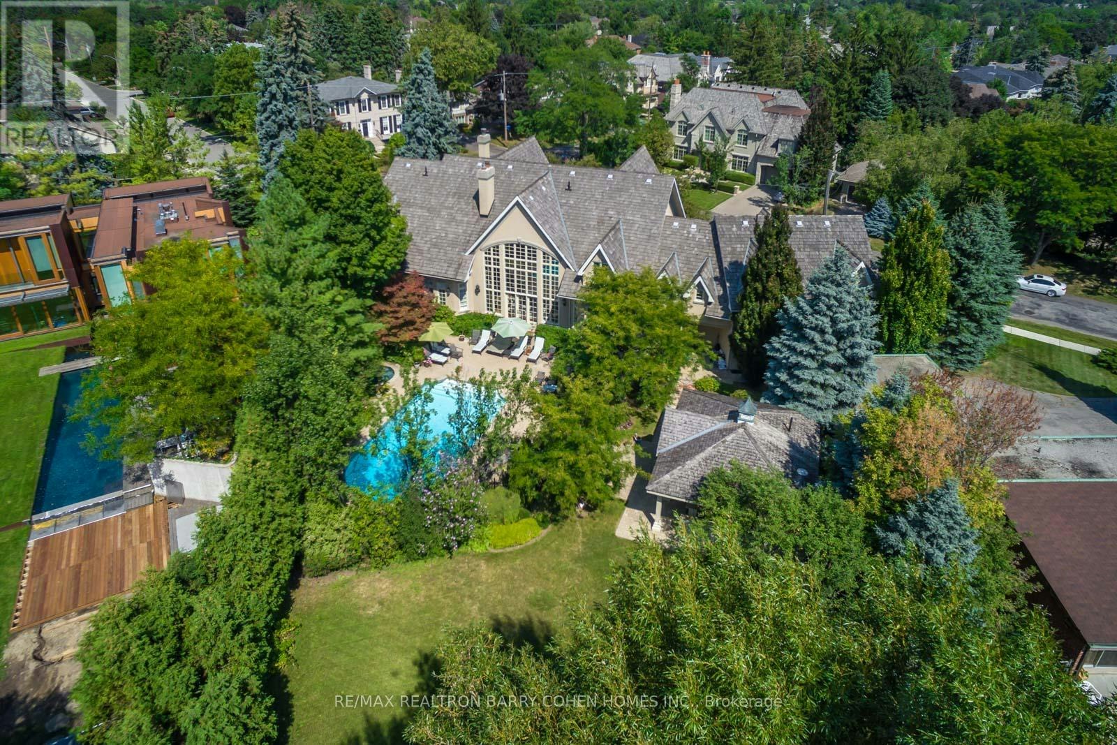 17 Bayview Ridge, Toronto, ON, M2L 1E3