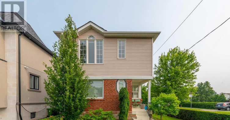 45 Tiago Avenue, Toronto, ON, M4B 2A2 - 4