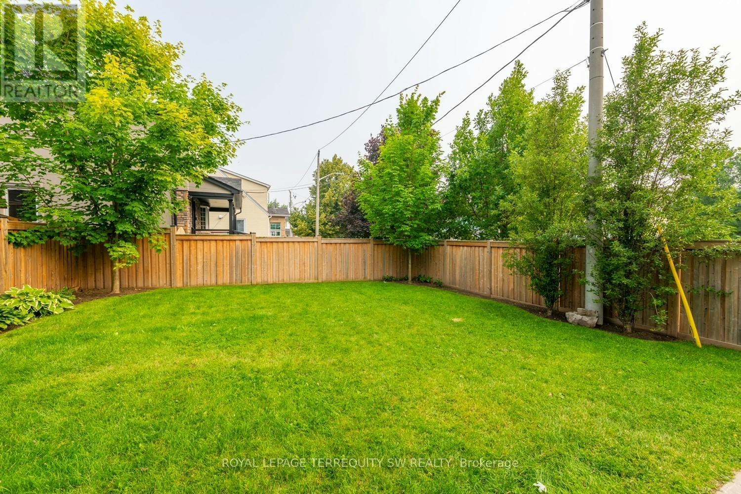 45 Tiago Avenue, Toronto, ON, M4B 2A2 - 11