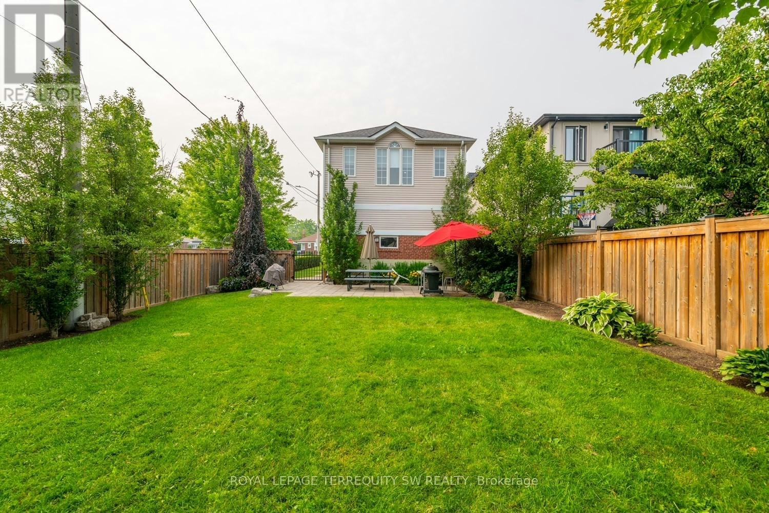 45 Tiago Avenue, Toronto, ON, M4B 2A2 - 2