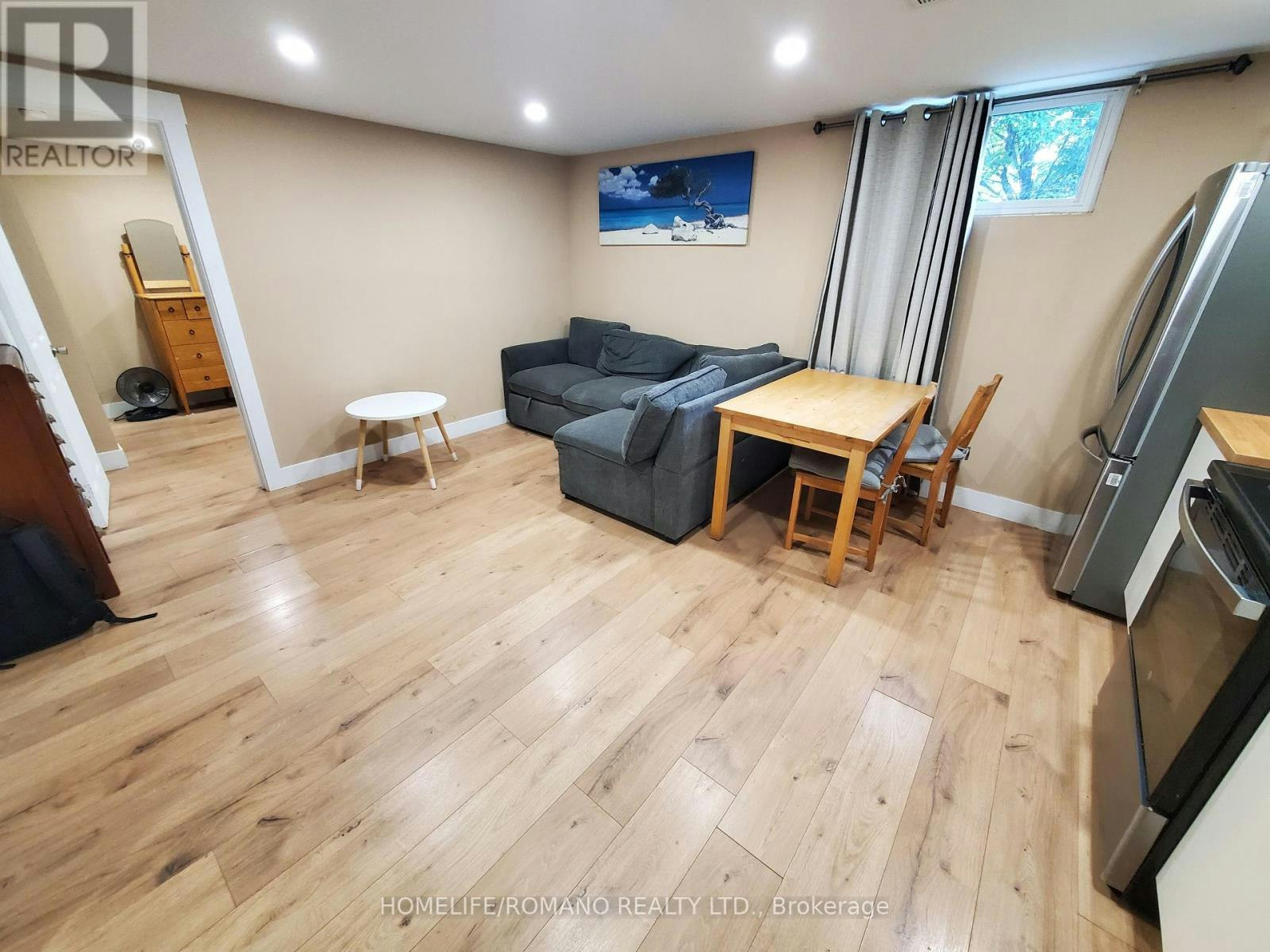 1-6 Earldown Drive, Toronto, ON, M9R 2L3 - 3