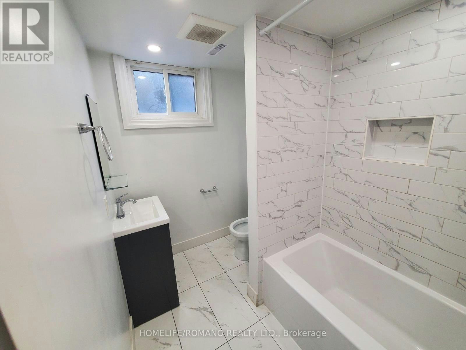 1-6 Earldown Drive, Toronto, ON, M9R 2L3 - 4