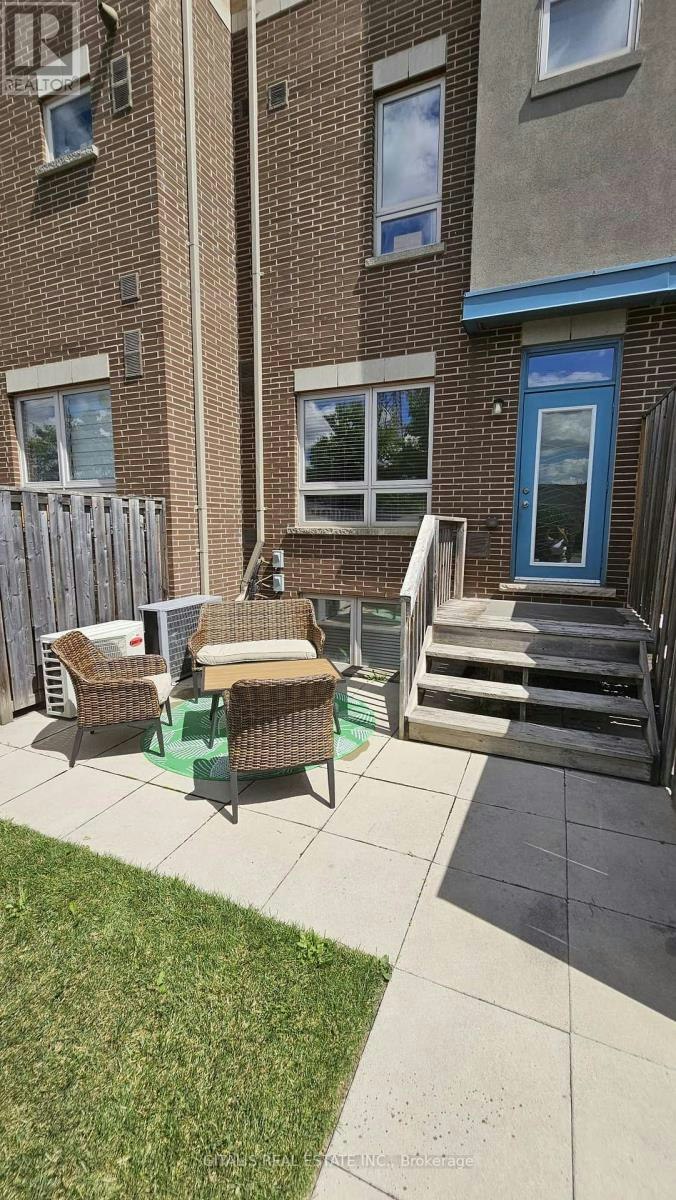 4-94 Caledonia Park Road, Toronto, ON, M6H 0B1 - 17