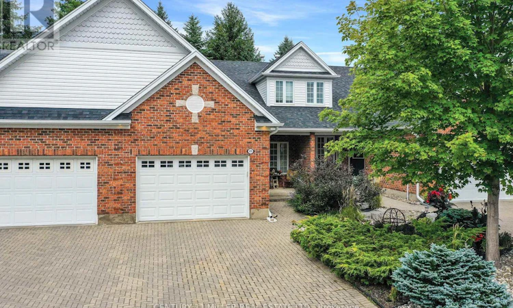 125 Riverwalk Place