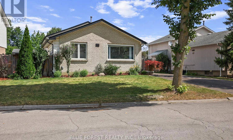 55 Archer Crescent