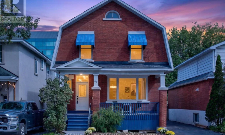 43 Huron Avenue N