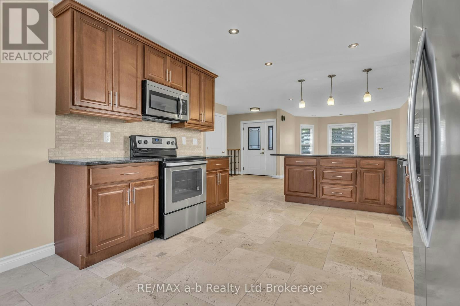 54 Pebble Beach Court, Woodstock, ON, N4S 8X2 - 10