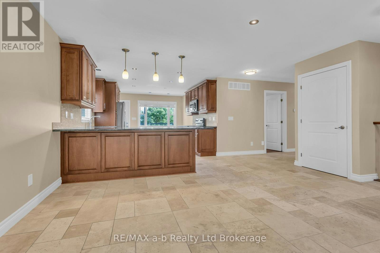 54 Pebble Beach Court, Woodstock, ON, N4S 8X2 - 6