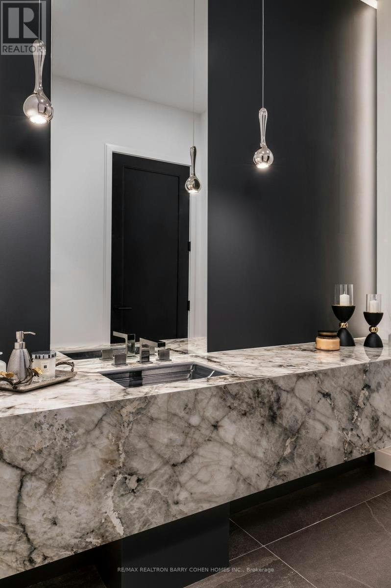 45 Park Lane Circle, Toronto, ON, M3C 2N3 - 25
