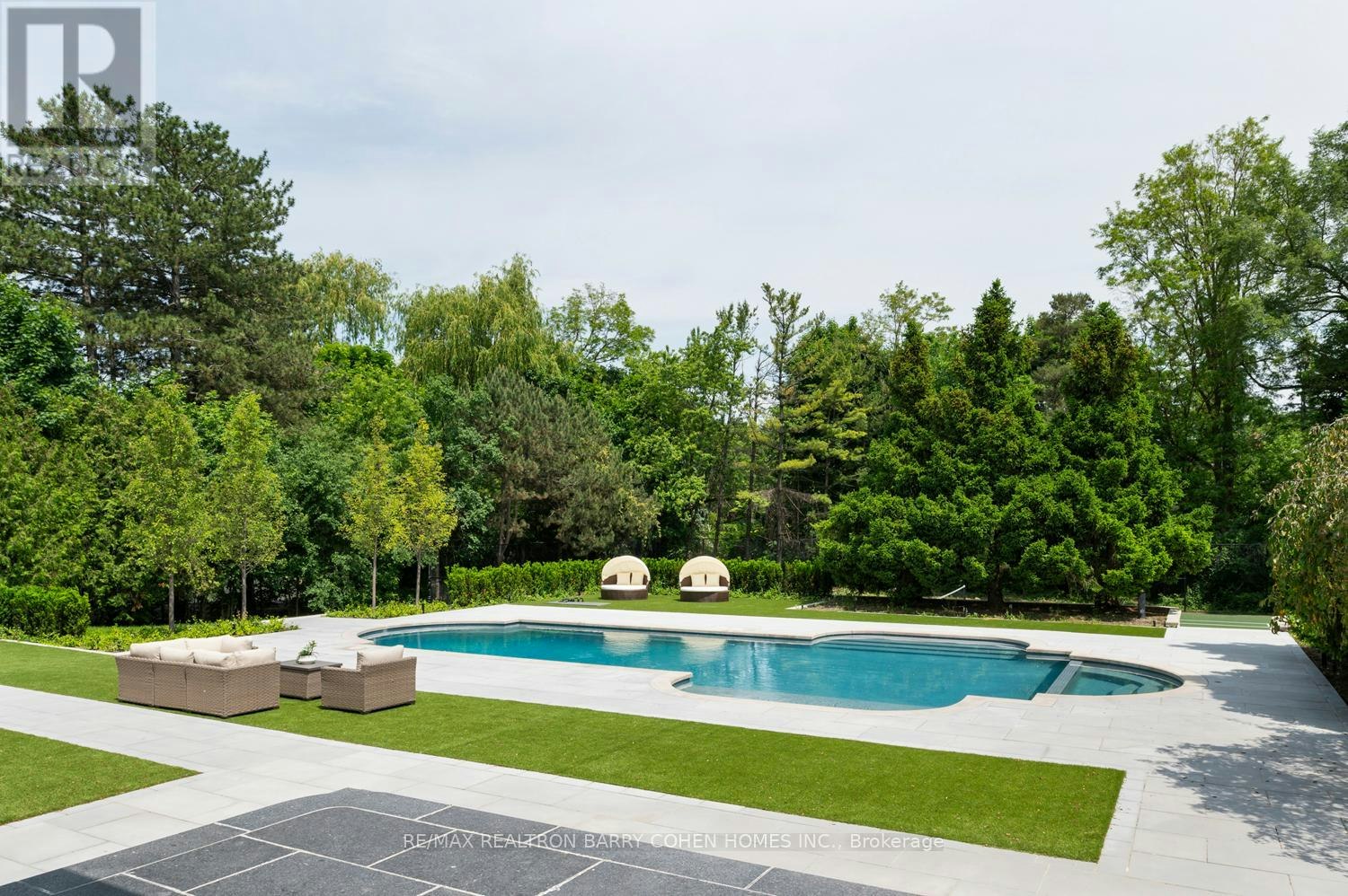 45 Park Lane Circle, Toronto, ON, M3C 2N3 - 35