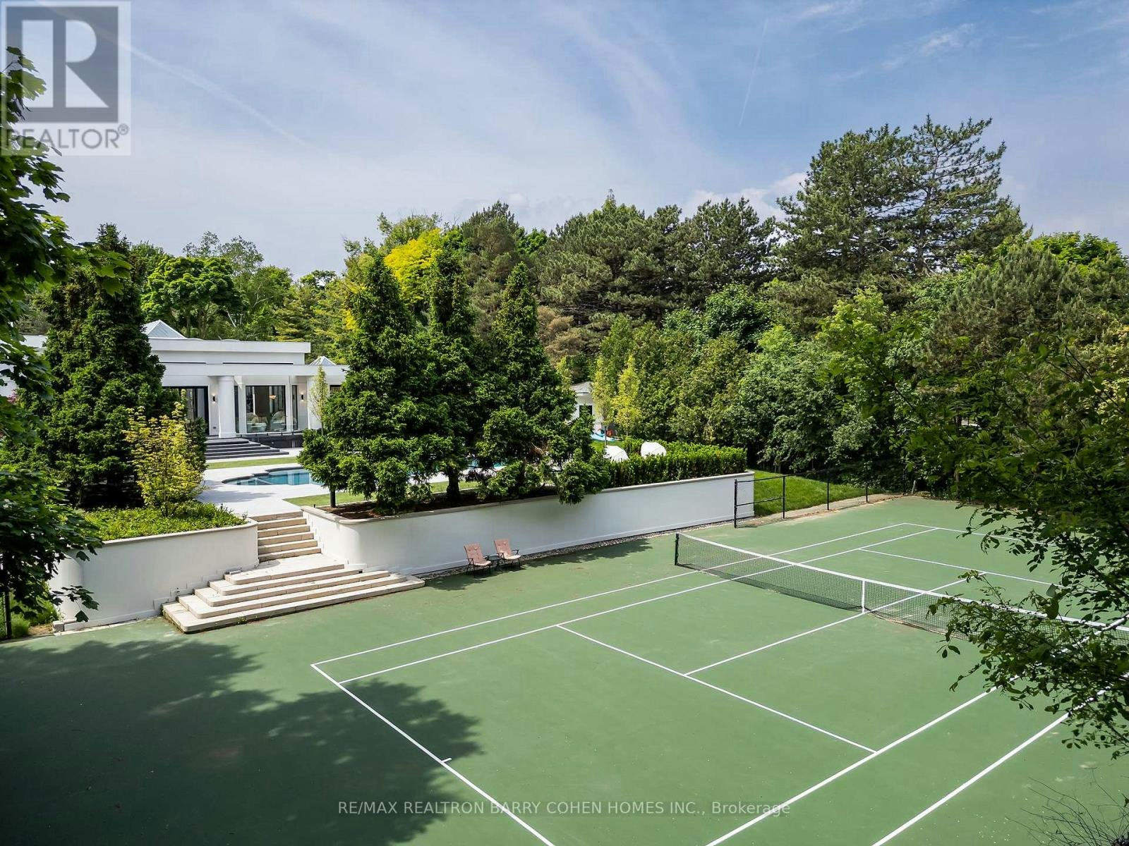 45 Park Lane Circle, Toronto, ON, M3C 2N3 - 37