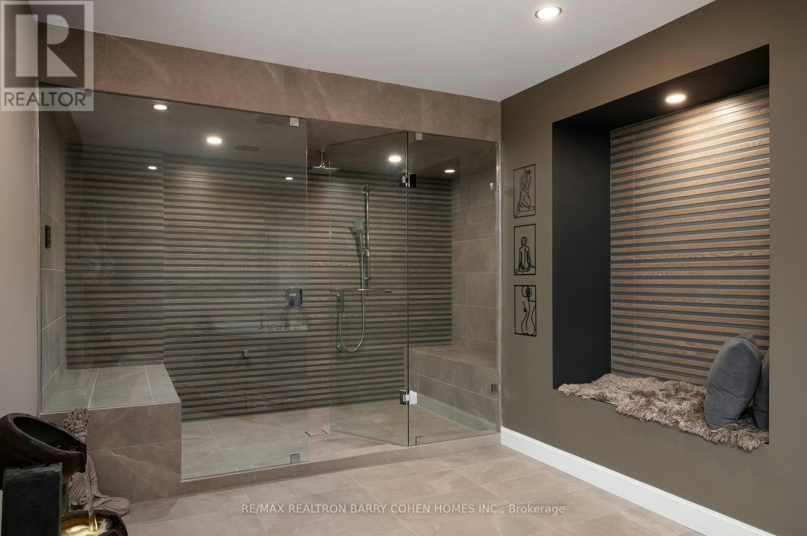 45 Park Lane Circle, Toronto, ON, M3C 2N3 - 33