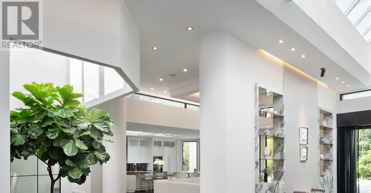 45 Park Lane Circle, Toronto, ON, M3C 2N3 - 6
