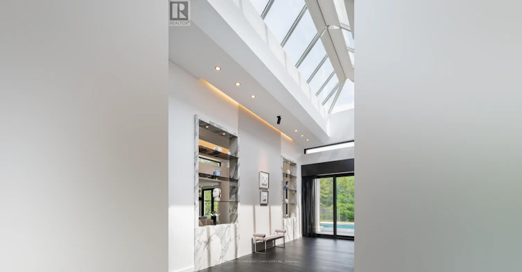 45 Park Lane Circle, Toronto, ON, M3C 2N3 - 13