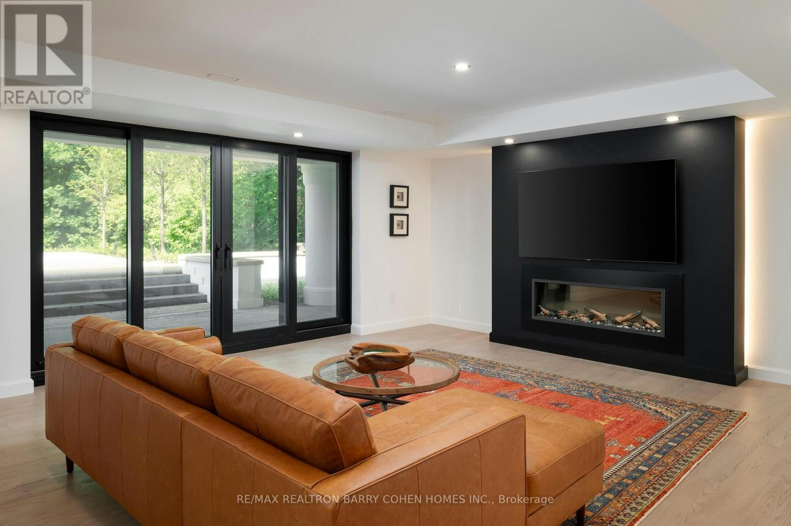 45 Park Lane Circle, Toronto, ON, M3C 2N3 - 30