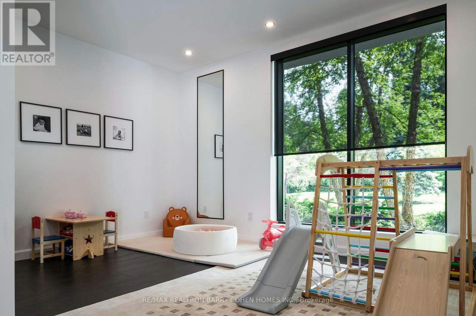 45 Park Lane Circle, Toronto, ON, M3C 2N3 - 24