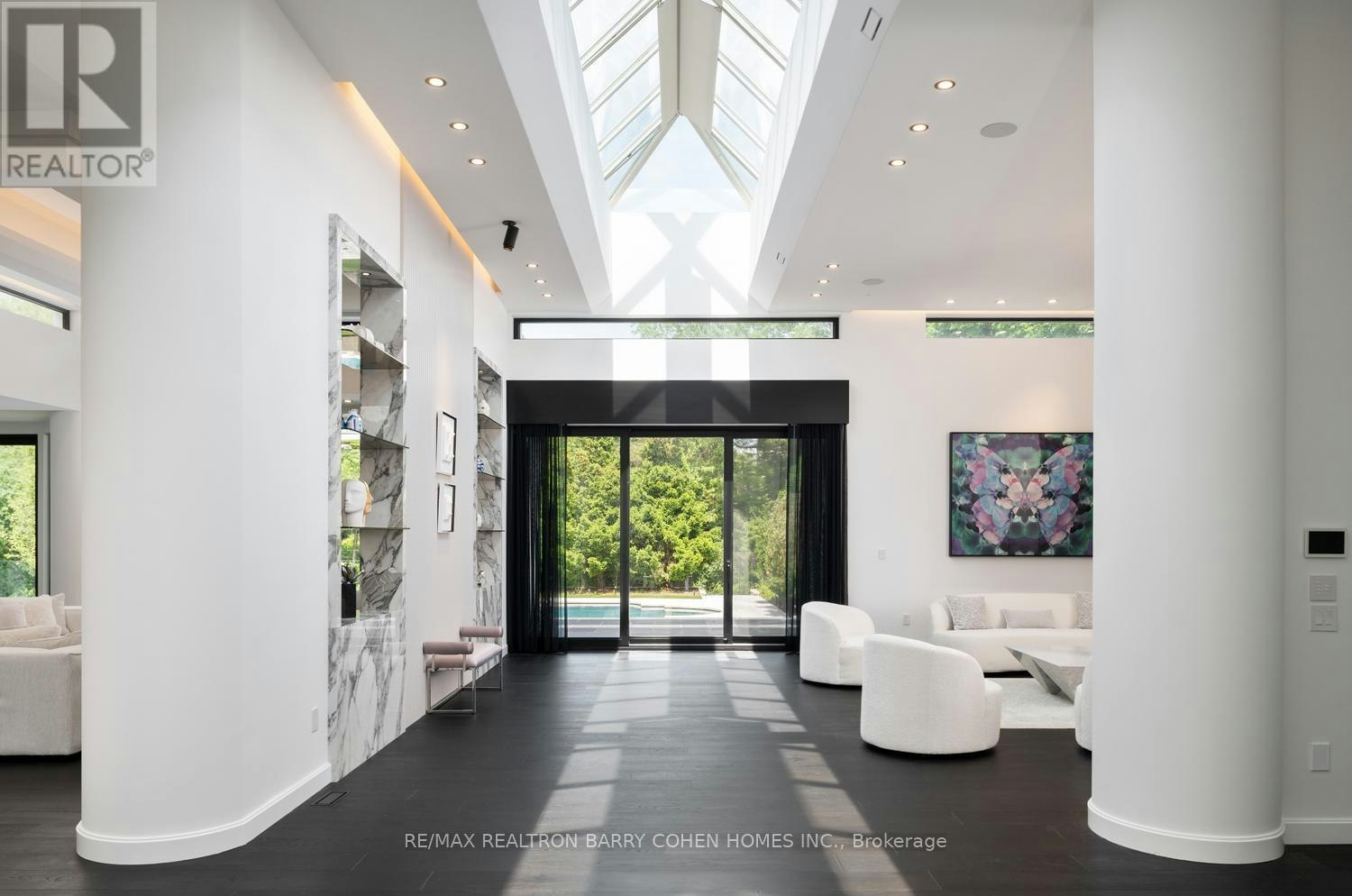 45 Park Lane Circle, Toronto, ON, M3C 2N3 - 5