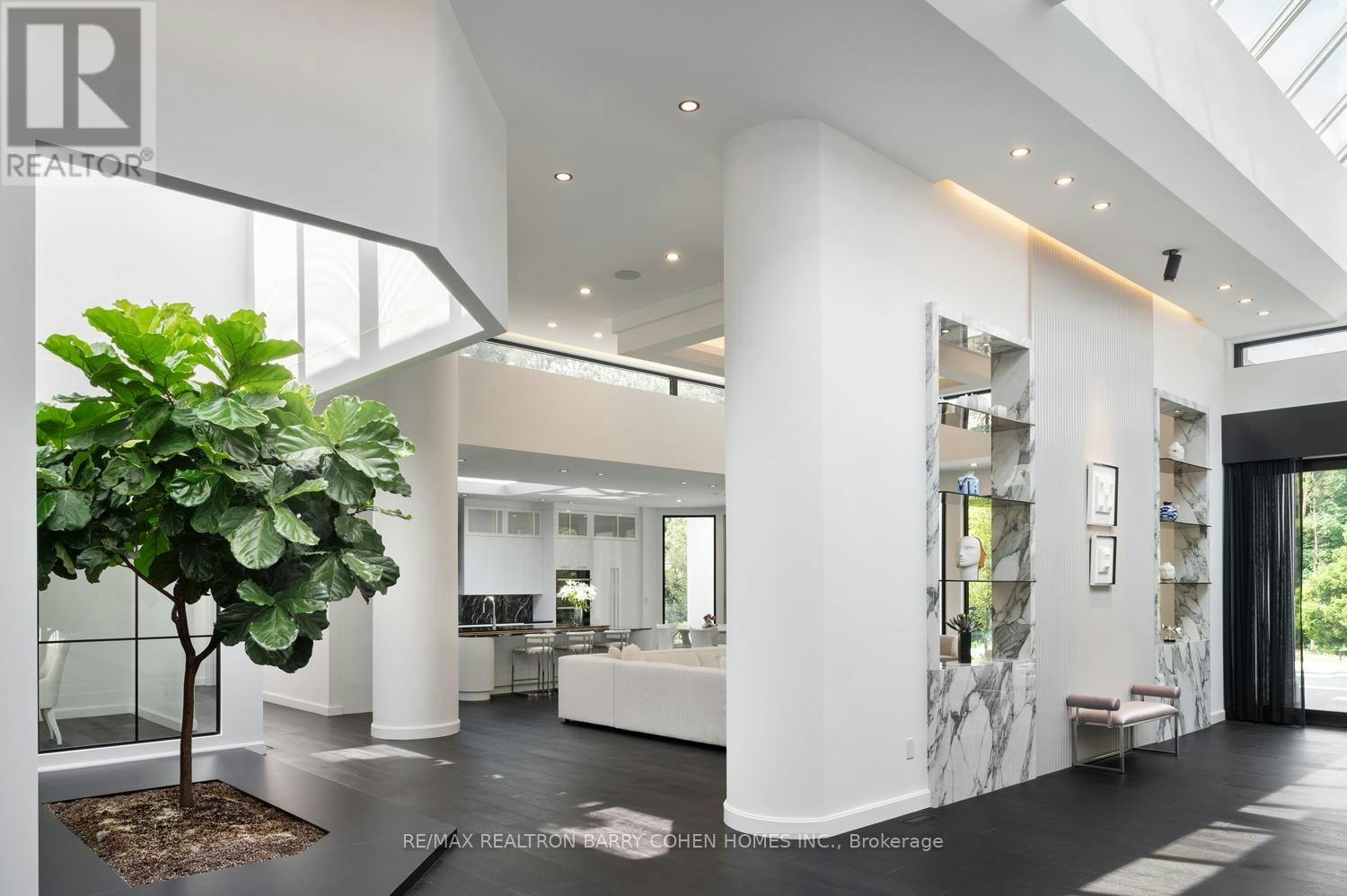 45 Park Lane Circle, Toronto, ON, M3C 2N3 - 6