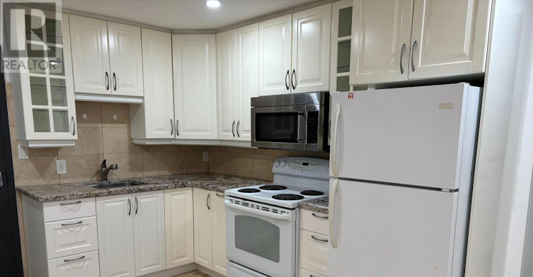 8-611 Gerrard Street E, Toronto, ON, M4M 1Y2