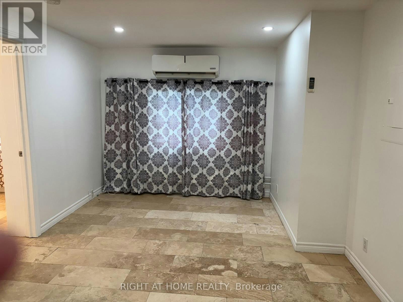 8-611 Gerrard Street E, Toronto, ON, M4M 1Y2 - 2