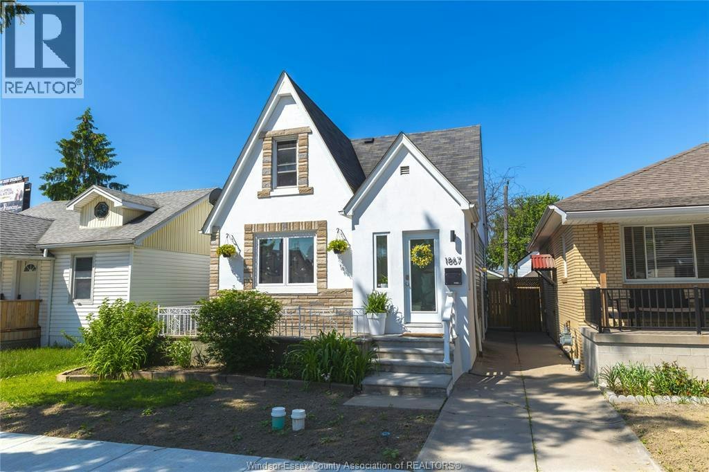 1867 St. Luke, Windsor, ON, N8W 3W8