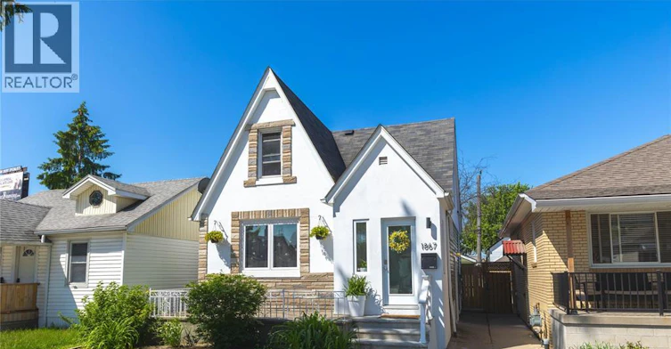 1867 St. Luke, Windsor, ON, N8W 3W8