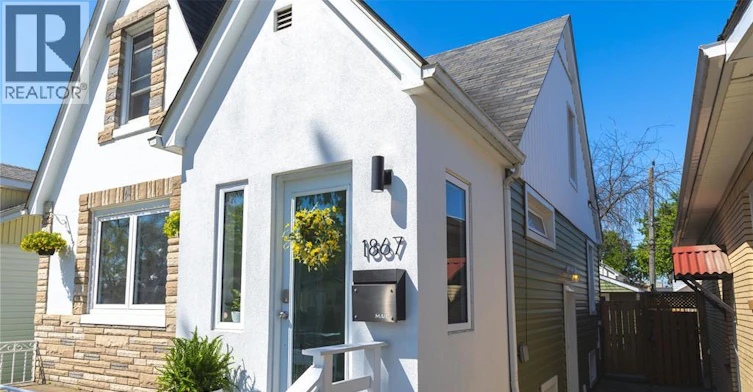 1867 St. Luke, Windsor, ON, N8W 3W8 - 2