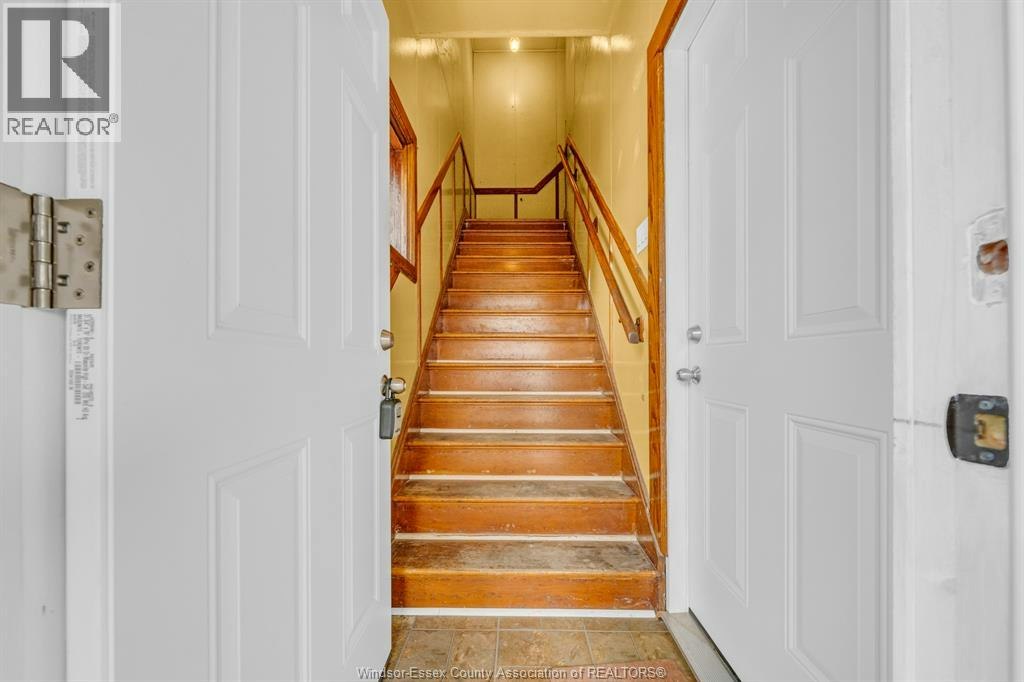 UPPER-427 Cameron, Windsor, ON, N9B 1Y9 - 2