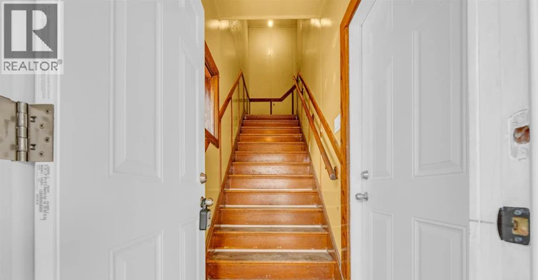 UPPER-427 Cameron, Windsor, ON, N9B 1Y9 - 2