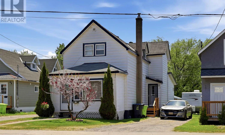133 Grosvenor Avenue