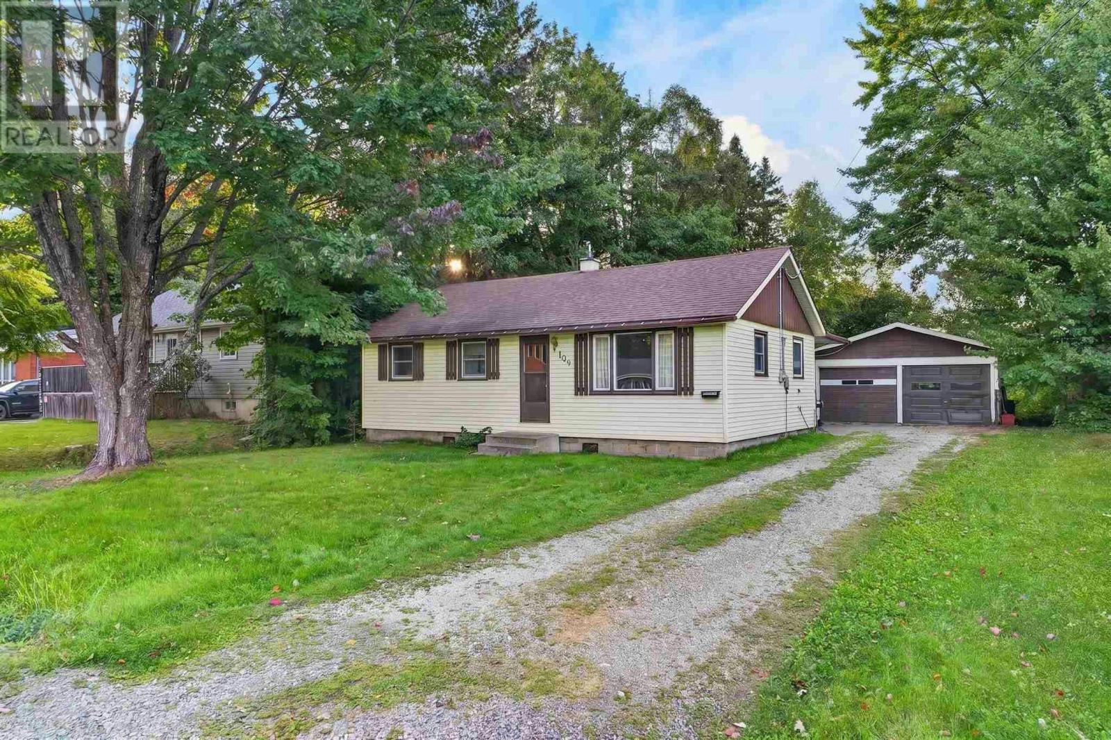 104 Eastern Avenue, Sault Ste. Marie, ON, P6A 4R2