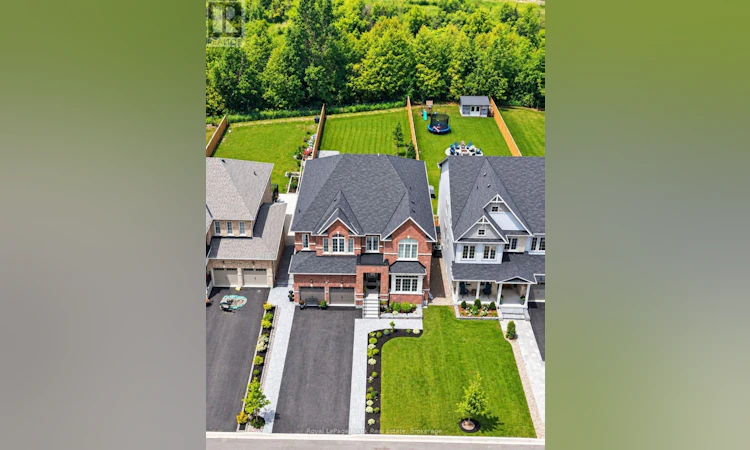 60 Hennessey Crescent