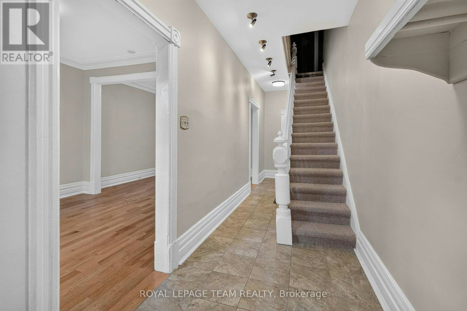 109 Florence Street, Ottawa, ON, K1R 5N1 - 9