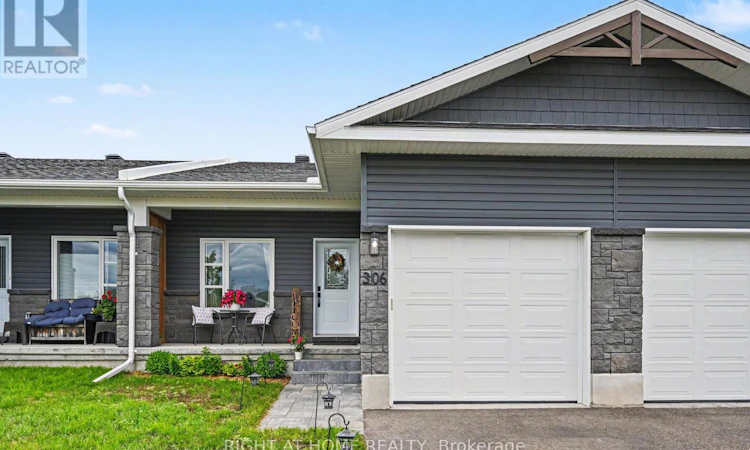 306 Forestview Crescent