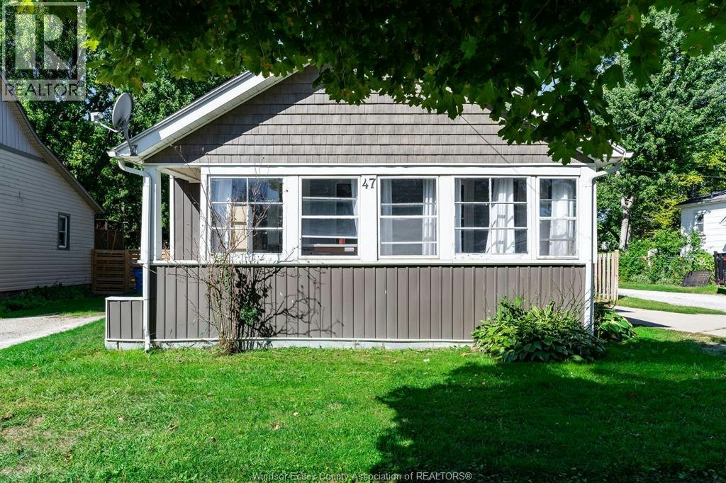 47 Wigle Street, Leamington, ON, N8H 2S8